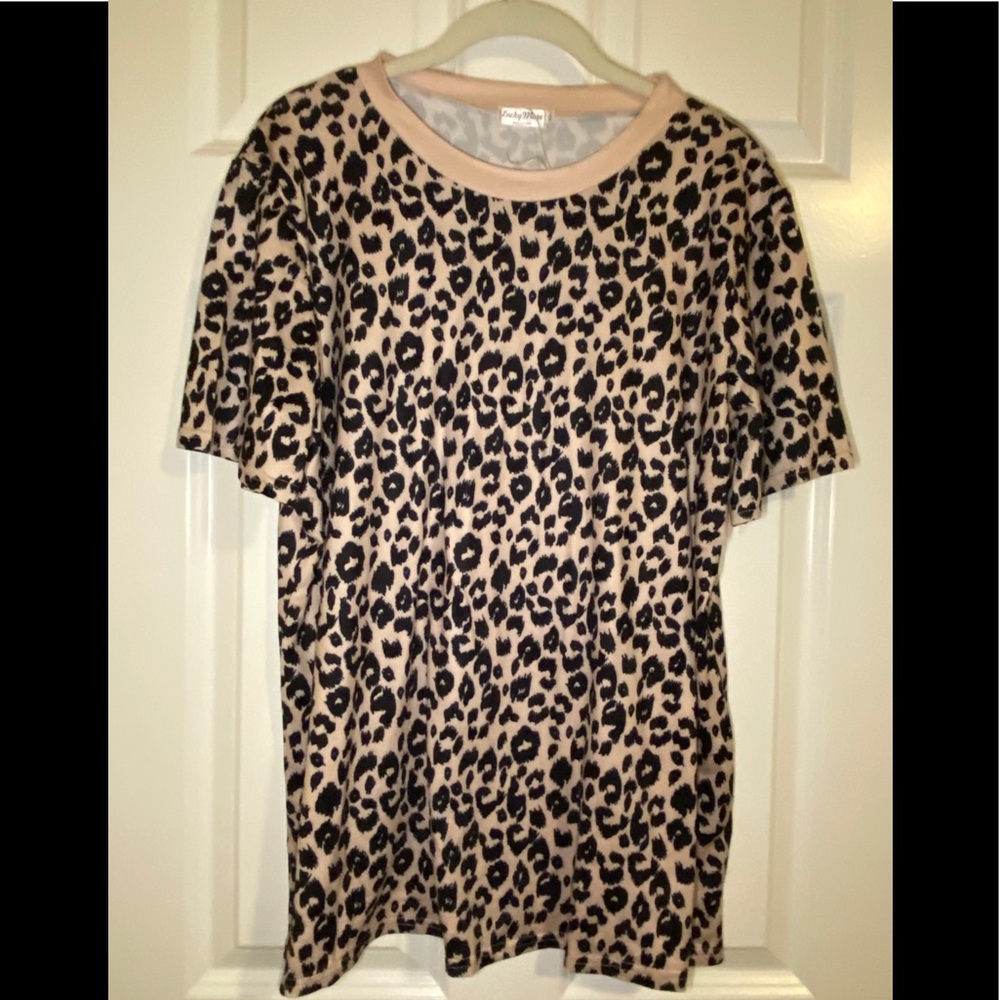 NWOT boutique brand leopard print tee.